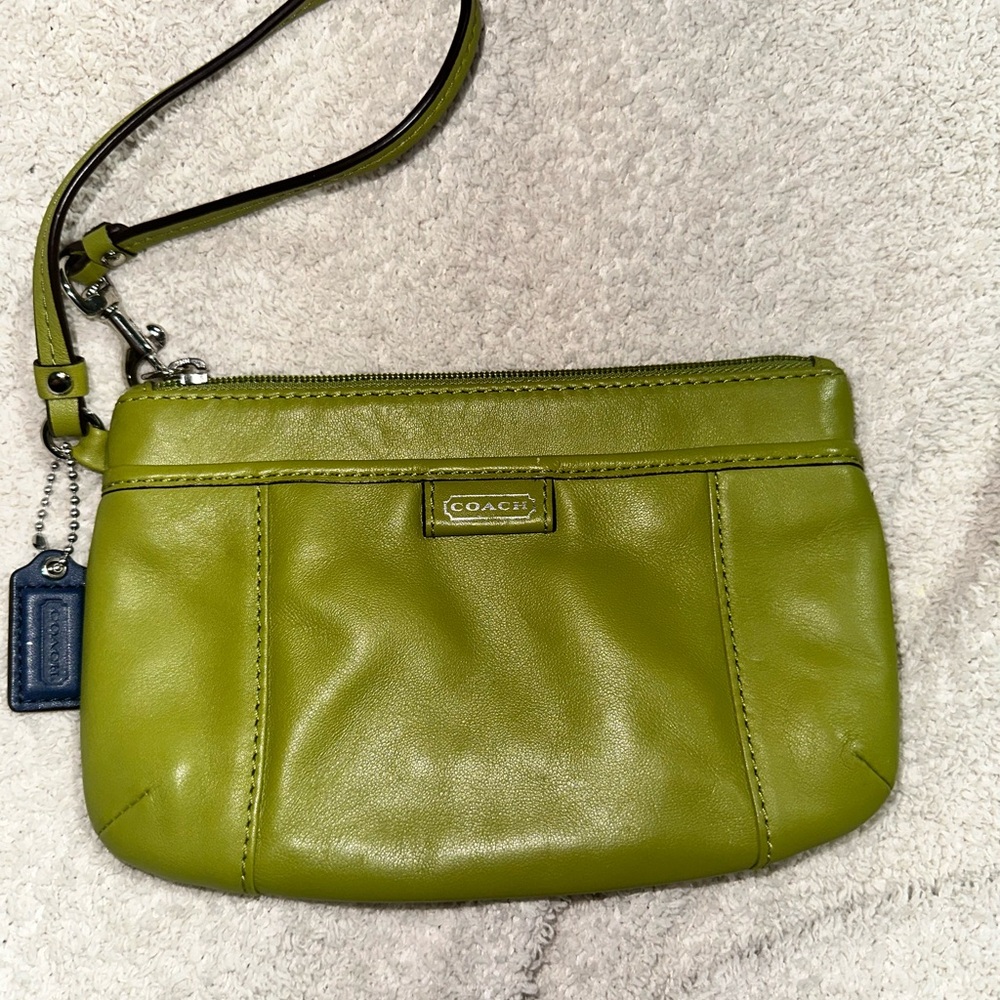 EUC Coach Daisy Spectator Wristlet/Cosmetic Bag